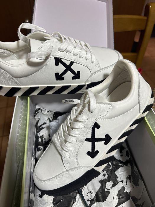 Sapatilhas off-white c/ Virgil Abloh