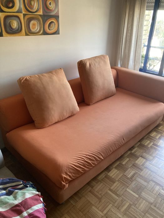 Sofa orange 2.10m x 1.07m usado