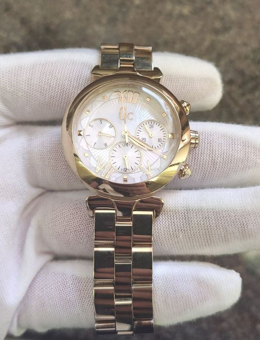 Женские швейцарские часы Gc