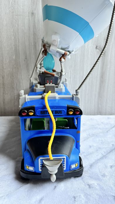 Autobus Bojowy z gry Fortnite