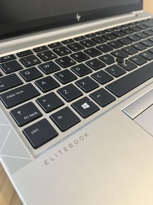 HP EliteBook 840 G8 i7”