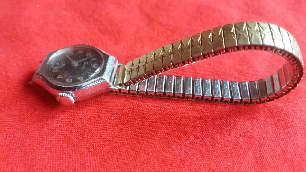 1940-te    Zegarek  '' Gama '' - czarna tarcza  , Swiss made