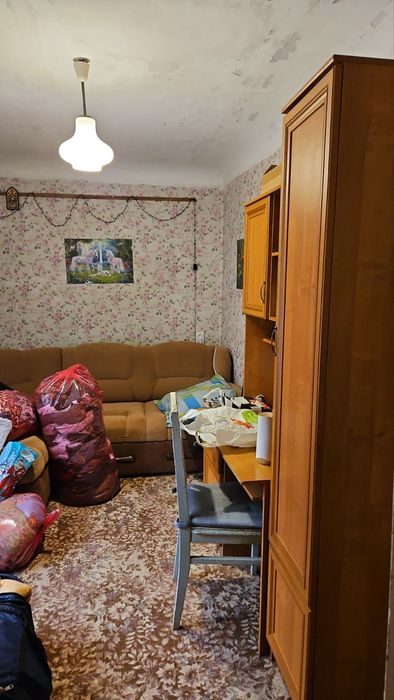 Продав двушку в центрі