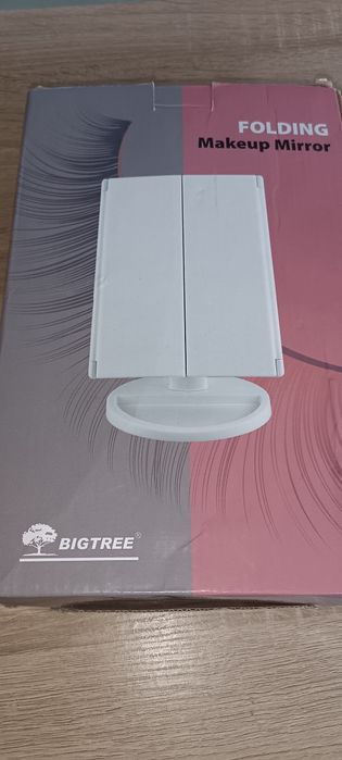 Lusterko kosmetyczne podświetlane
