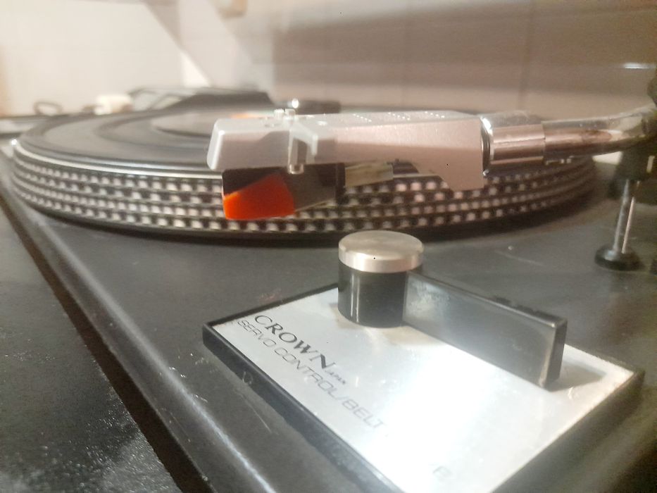 Gira-Discos Vintage Crown SHC-5500