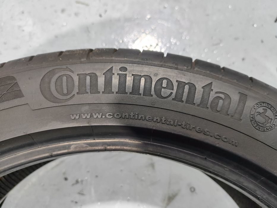 2 pneus semi novos 245-45R19 Continental - Oferta dos Portes