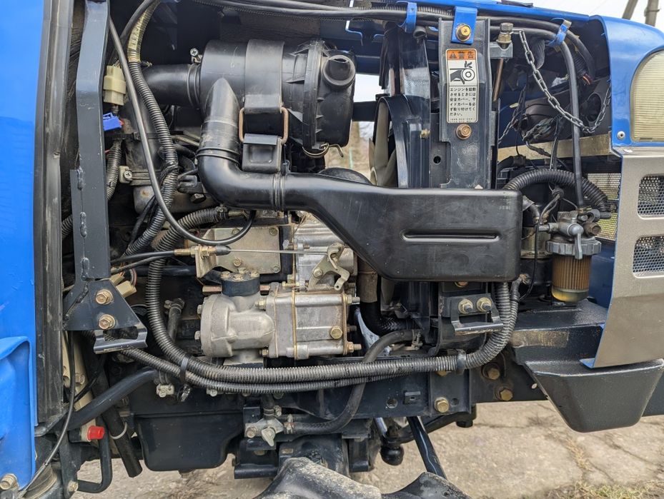 Японський трактор Iseki Seal 153