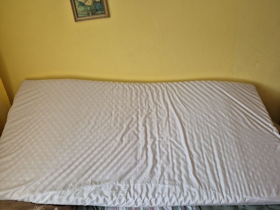 Łóżko rehabilitacyjne z materacem