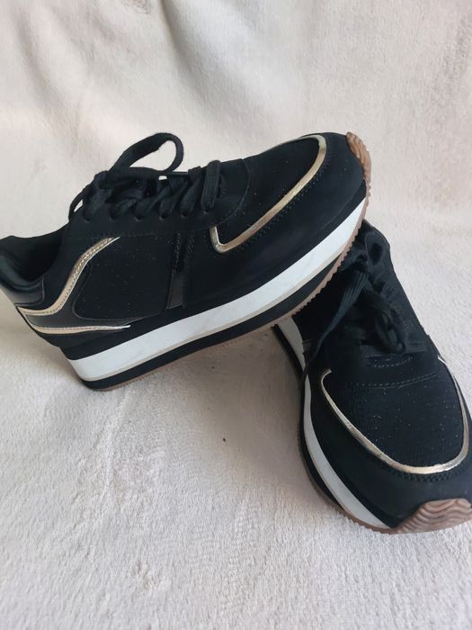 Sprzedam buty sportowe