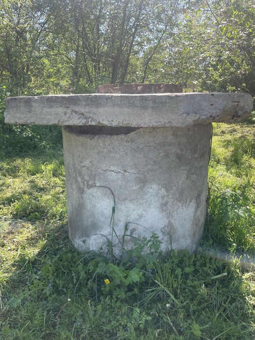 Бетонне кільце для колодязя