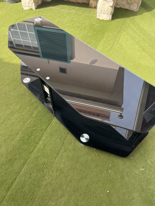 Black glass tv stand