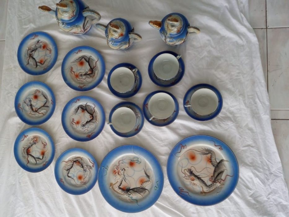 Serviço de chá dragão com relevo