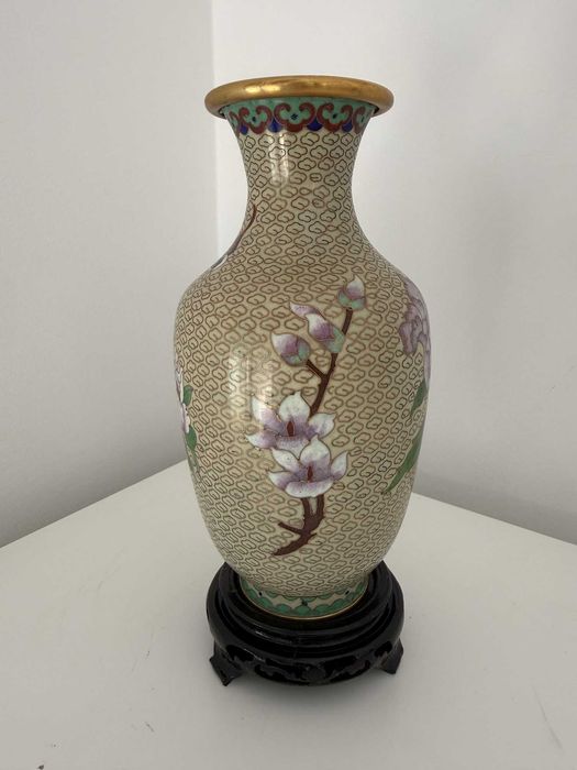 Jarra chinesa balaustre em Cloisonné