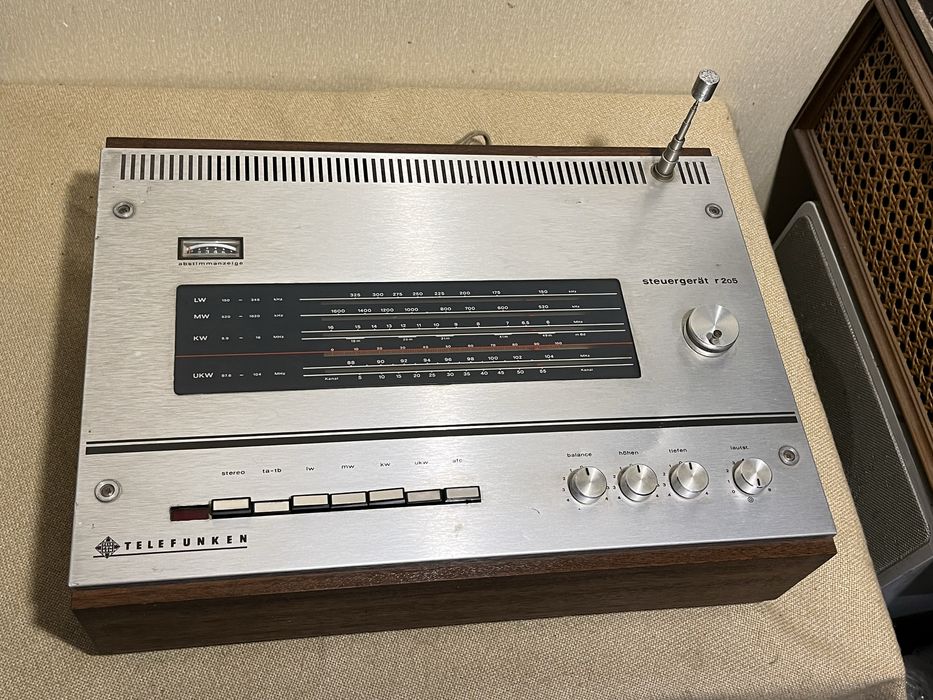 Аудиофильский ресивер на германиевых транзисторах TELEFUNKEN R205