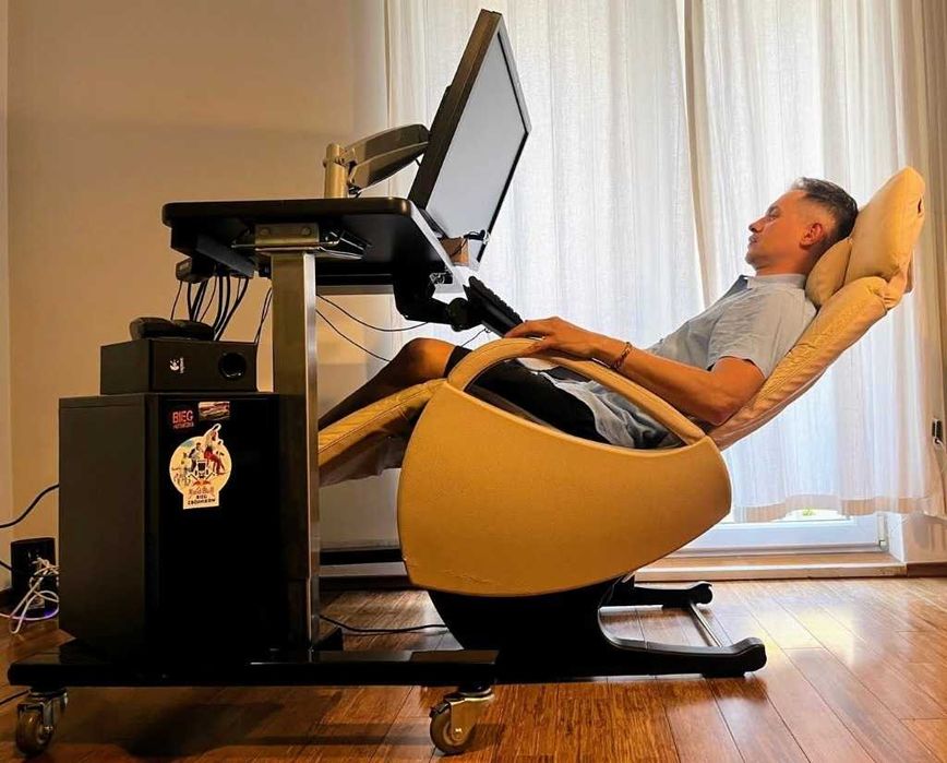 Gaming Set up - Stanowisko Zero Gravity: Fotel Sanyo FX1 + Amerykańska Stacja Ergoquest