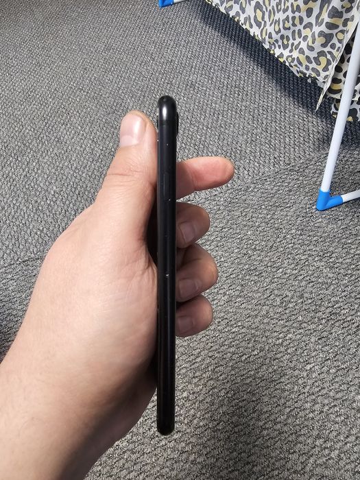 Продам Iphone SE / Айфон СЕ Айклауд