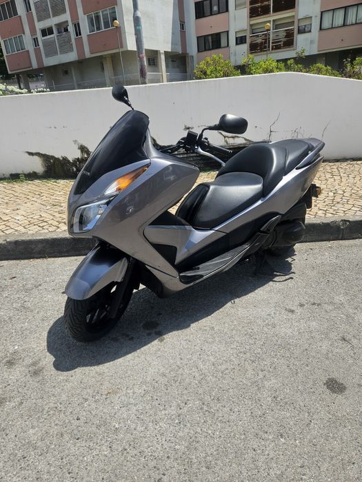Honda forza 300cc , 28300km maxi  scooter em bom estado geral
