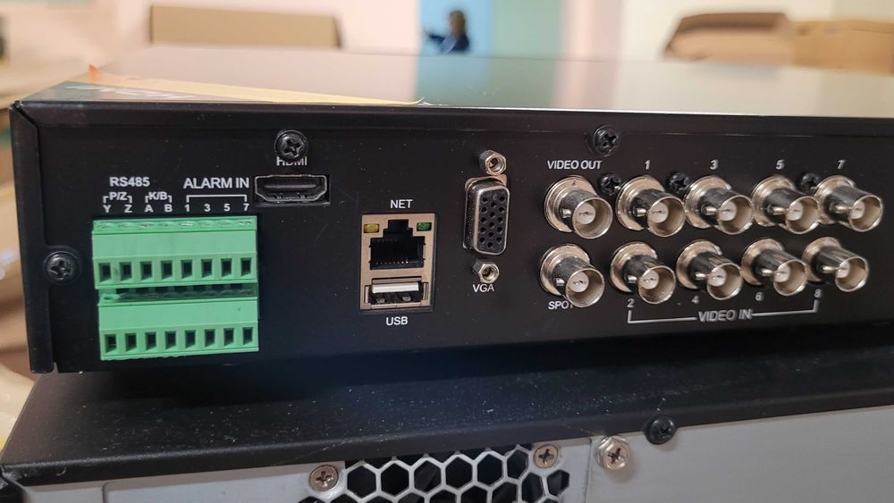 Rejestrator HEXON DS-2508HE 8CH DVR + dysk Seagate 1TB