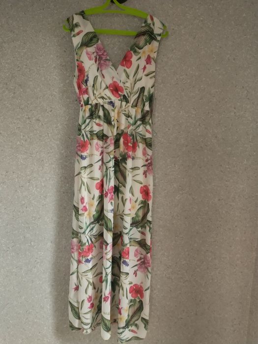 Zwiewna sukienka w kwiaty