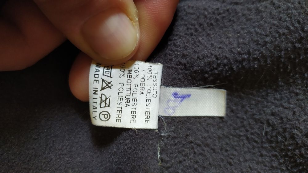 Продам демисезонную  мужскую куртку в отличном  состоянии