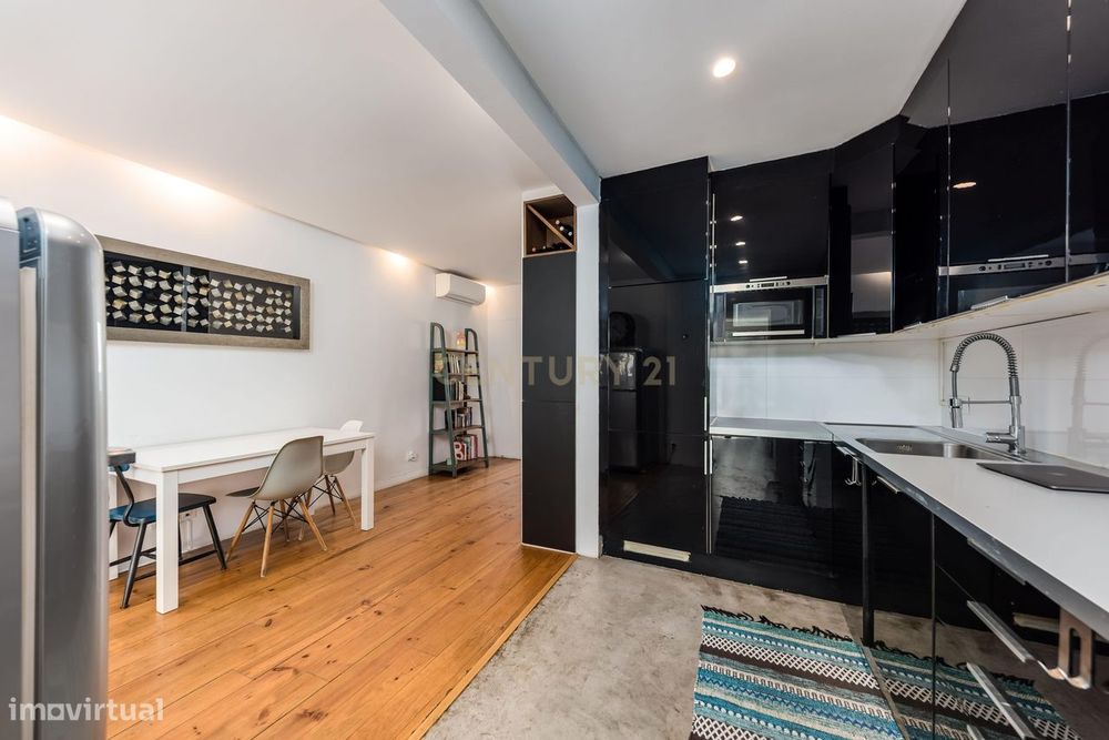 Moradia T2 Renovada com Jardim, Cave e Terraço | Viva o melhor de Belé