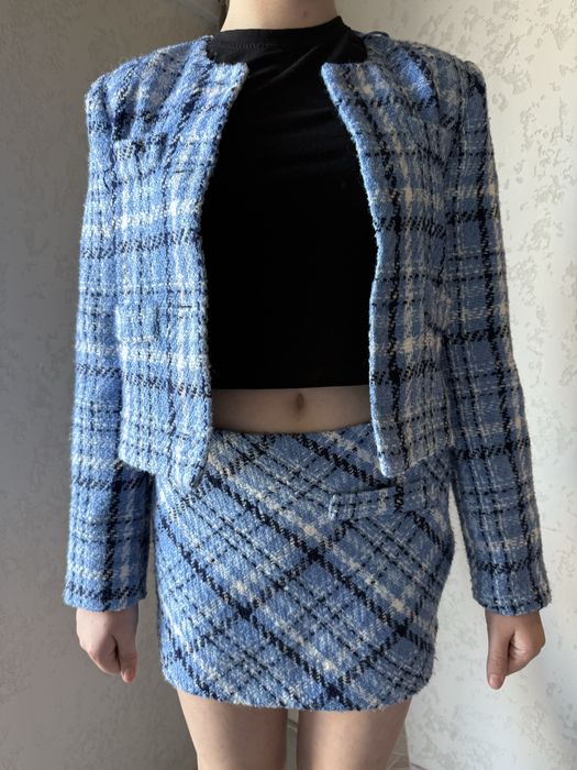 Продам костюм MNG