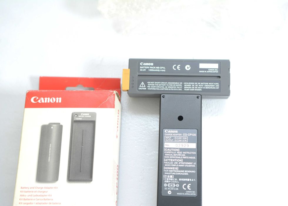 Bateria e Carregador Canon BCA-CP100 nova