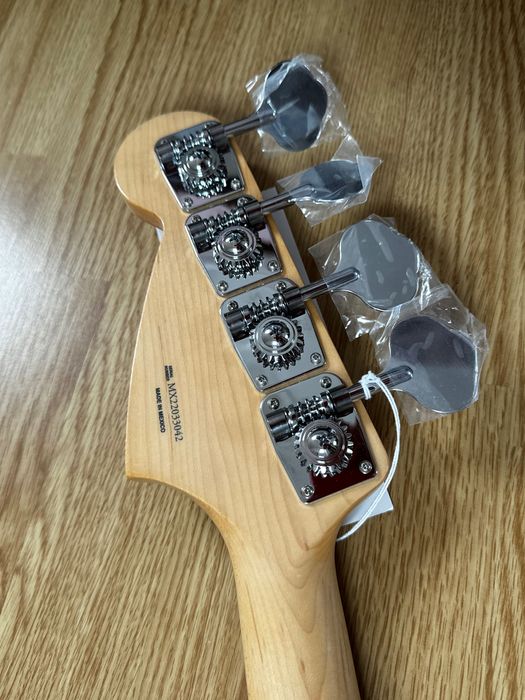 Новий Fender Player Mustang Bass PJ Firemist Gold, Мексіка