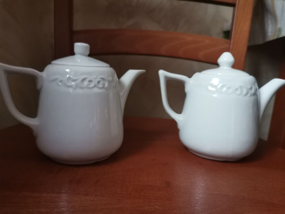 Zestaw dwóch dzbanuszków