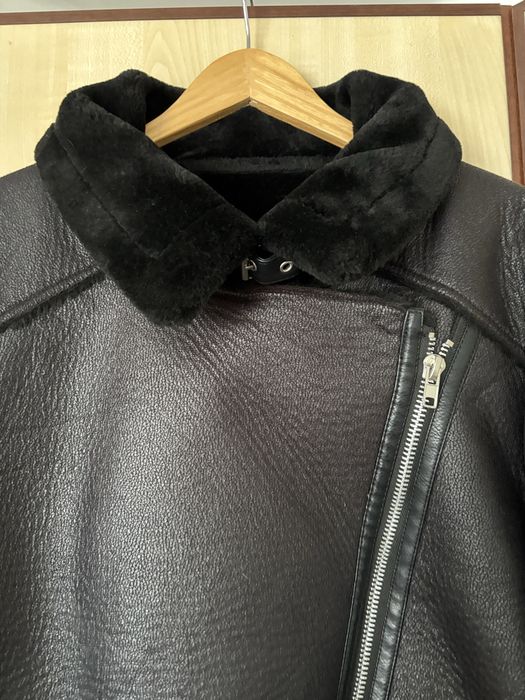 Жіноча чорна дублянка