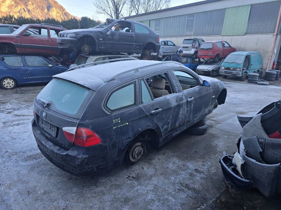 Є запчастини BMW SERIES 3 E 91 2005-2008