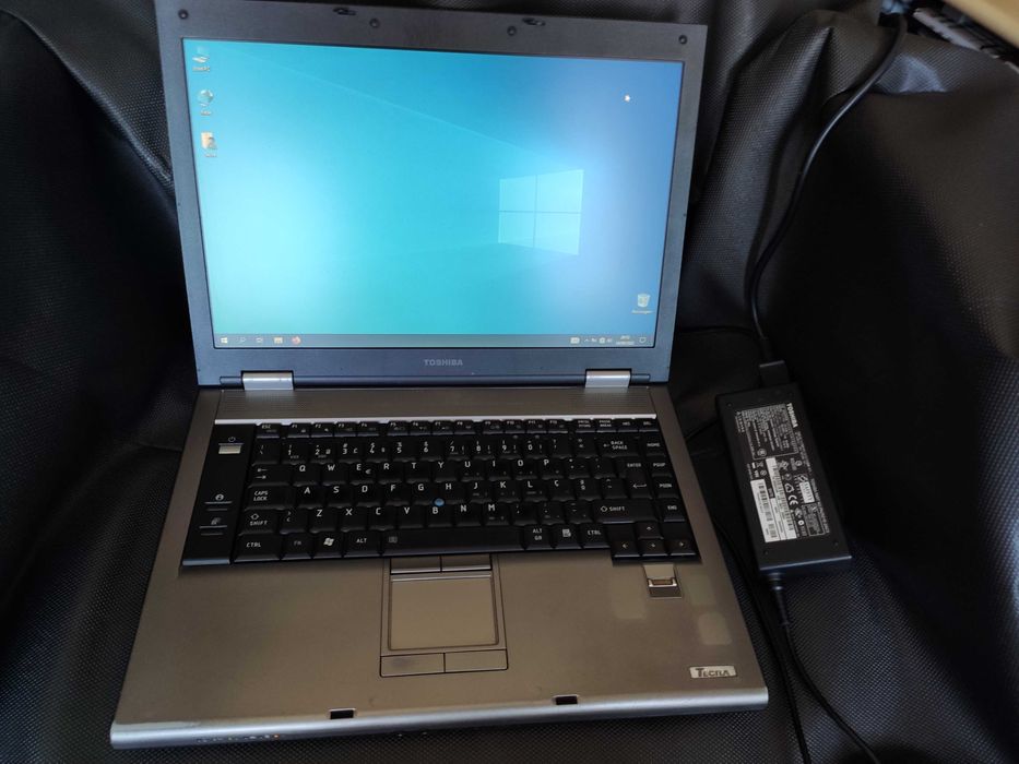 Portátil Toshiba Tecra A9, carregador original