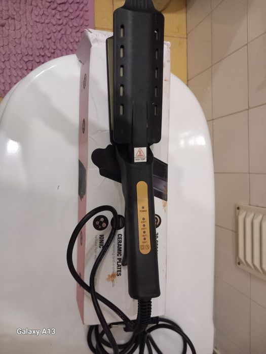 Placa alisamento com placas em cerâmica ainda  em caixa