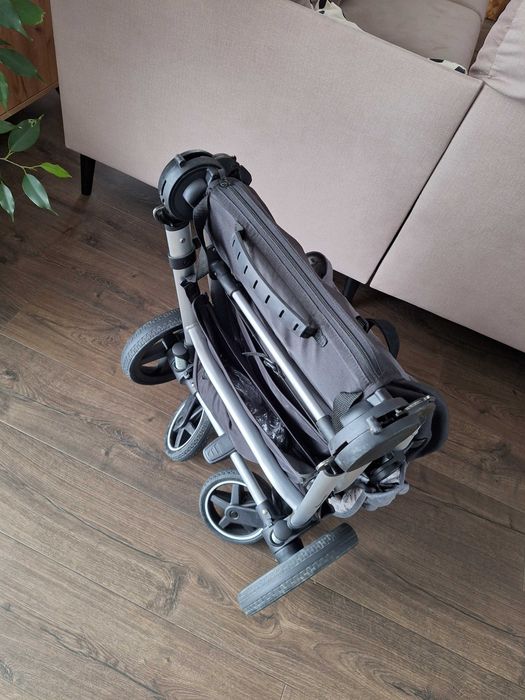 Wózek Petite&mars Royal | Używany | Bogate wyposażenie + akcesoria
