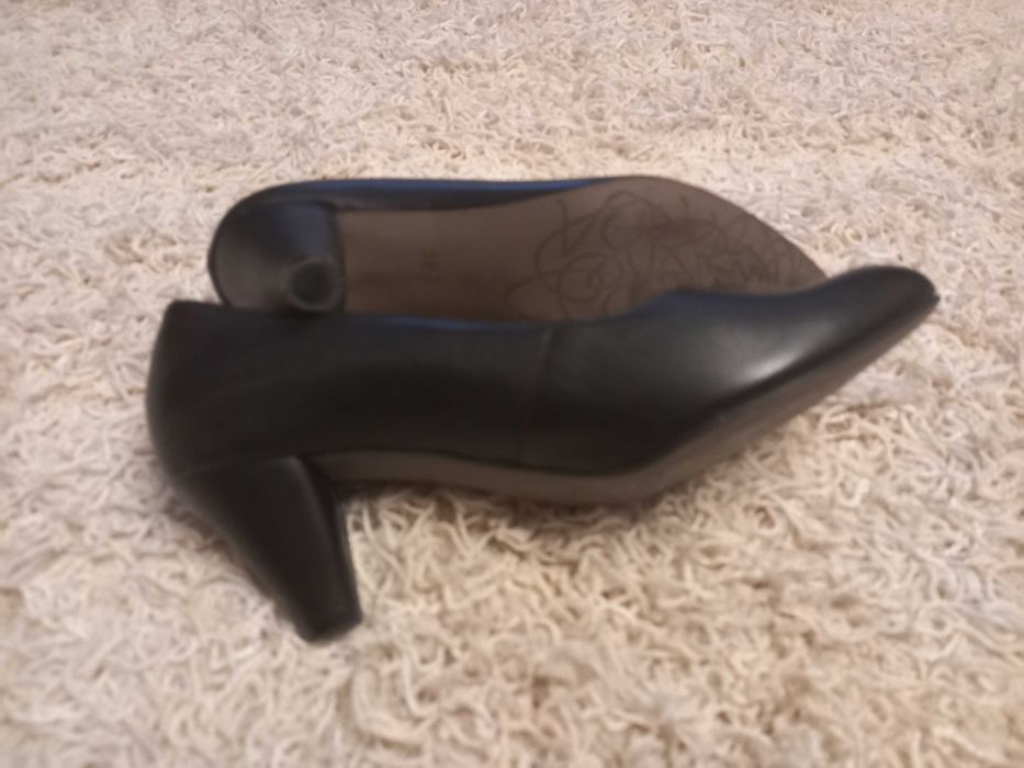 Buty czółenka skórzane ryłko r.36.5