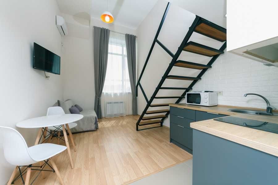 Здам подобово стильні дворівневі апартаменти, біля метро Берестейська.