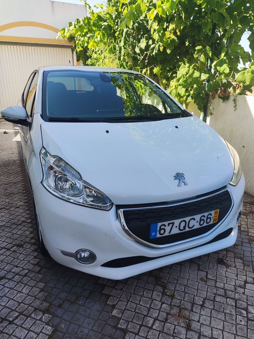 Peugeot 208  econômico