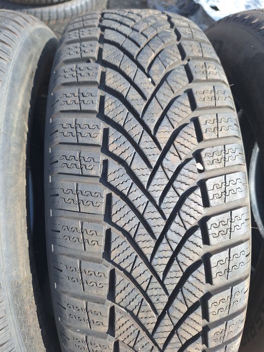 Opony zimowe Falken Eurowinter hs02  215 65 r17 103V