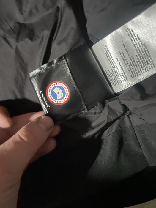 Продам курточку Canada Goose