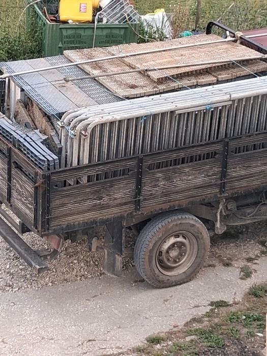 Vendo 6 parques de leitões