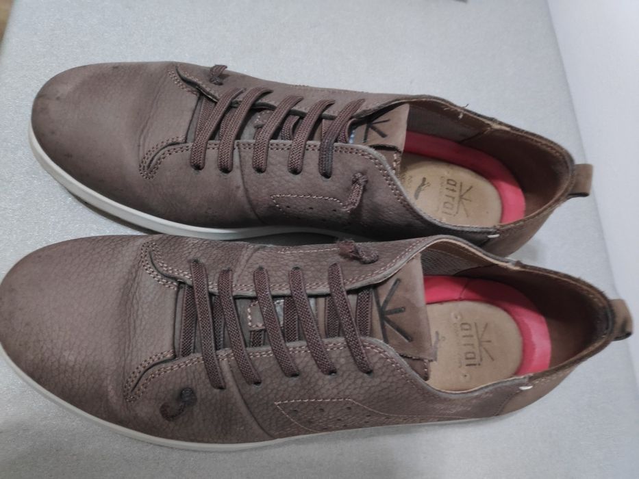 Sapatos homem 43