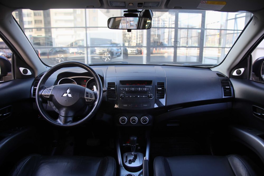 Mitsubishi Outlander XL