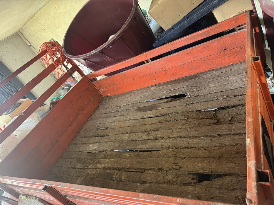 traseira de um reboque agrícola