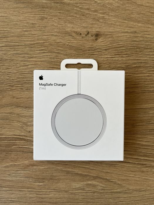 Нова швидкісна бездротова зарядка Apple MagSafe для iPhone  (MX6X3)
