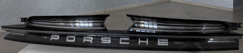 Комплект задніх фар Porsche taycan