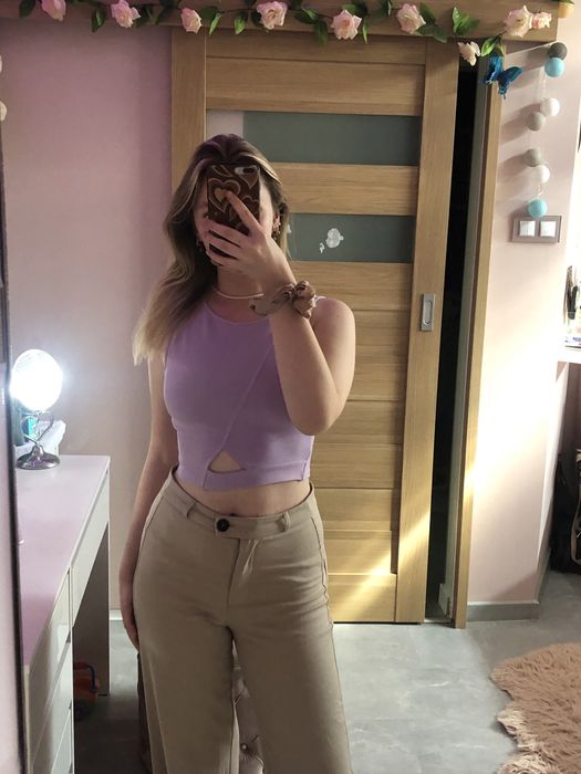 Liliowy top bez rękawów