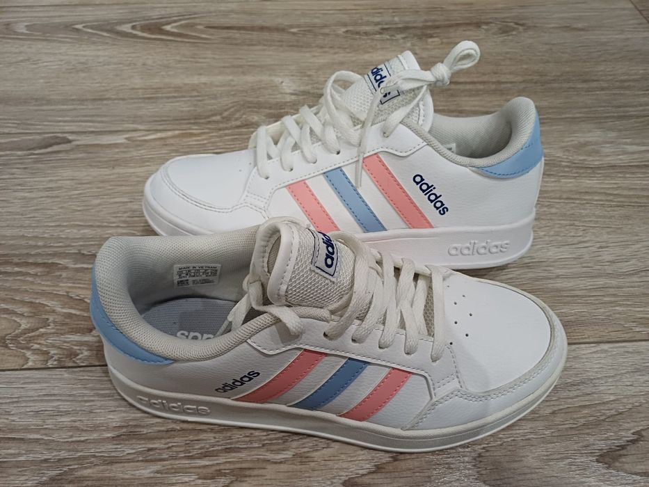 Damskie adidasy sneakersy Adidas rozm 37,5.