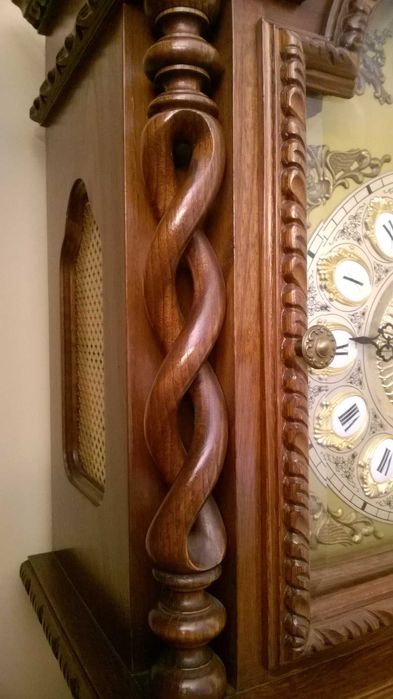 Relógio de Pé Alto marca Tempus Fugit