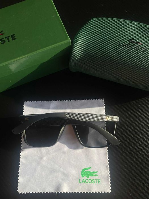 Óculos Lacoste Pretos