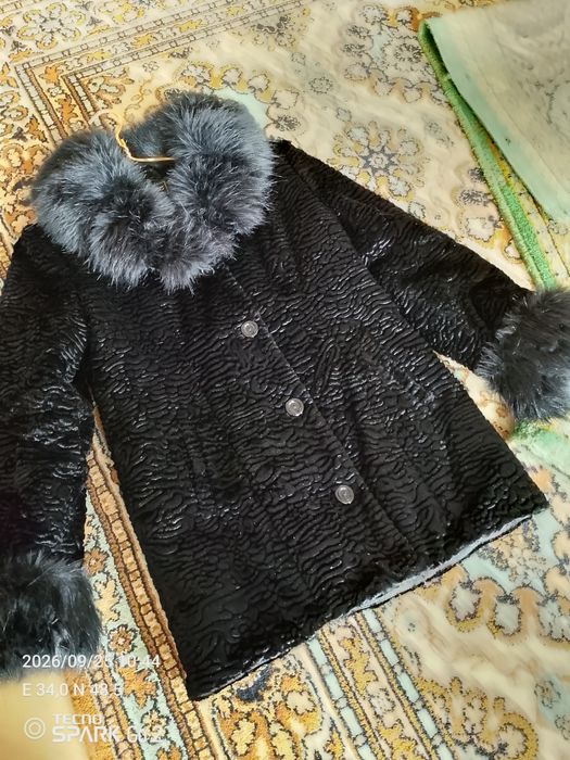 Полупальто жіноче.